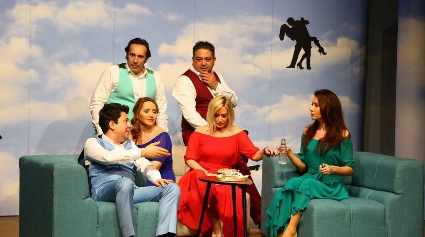 “kadın Aklı Erkek Aklı” Güldürürken Düşündürdü