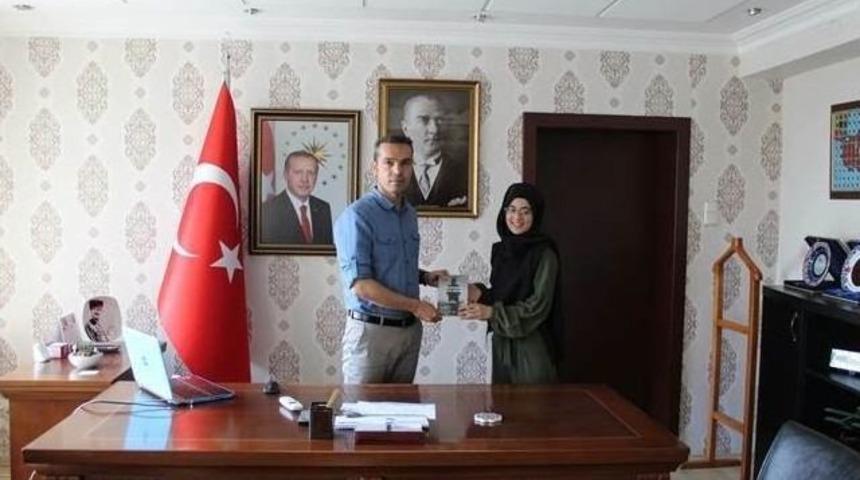 Kaymakam &Ccedil;i&ccedil;ek: Kitaba İlgi Artıyor