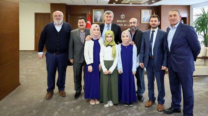 Başkan Karaosmanoğlu, Darıca İlim Yayma Cemiyeti&rsquo;ni Ağırladı