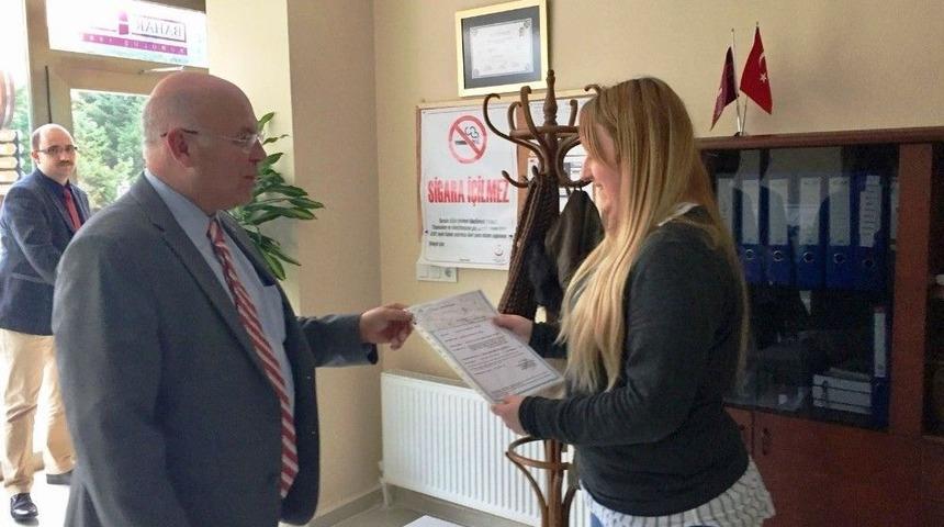 Ruhsatlarını Başkan Eşkinat Teslim Etti