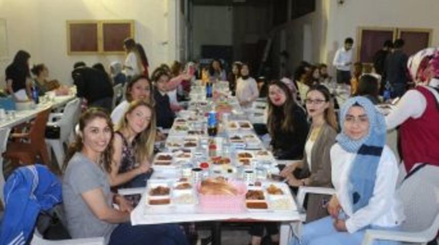 Altıntaş&rsquo;ta &Uuml;niversite &Ouml;ğrencilerine İftar