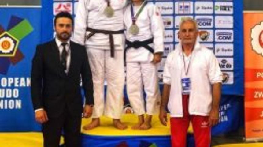 Salihlili Judocu Polonya&rsquo;dan G&uuml;m&uuml;ş Madalya İle D&ouml;nd&uuml;