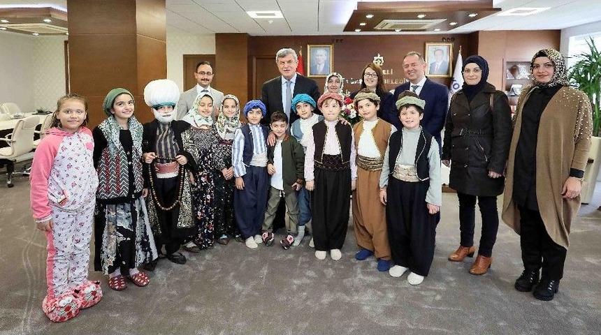 Başkan Karaosmanoğlu, Gebze Emlak Konutları İlkokulu &Ouml;ğrencilerini Ağırladı