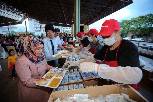 Yenimahalle’de Ramazan Sofraları Huzur Dolu