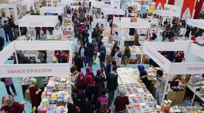 5. Geleneksel Siirt Kitap Fuarı&rsquo;na Ziyaret&ccedil;i Akını