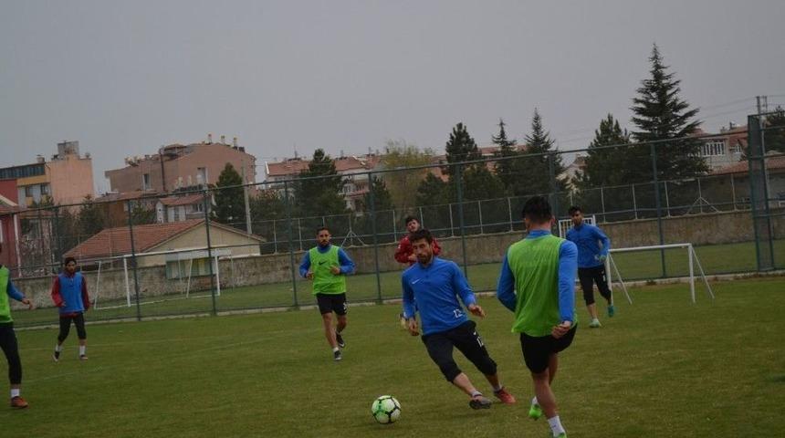 Şuhut Belediye Hisarspor, Kuşadasıspor Ma&ccedil;ı Hazırlıklarını S&uuml;rd&uuml;r&uuml;yor