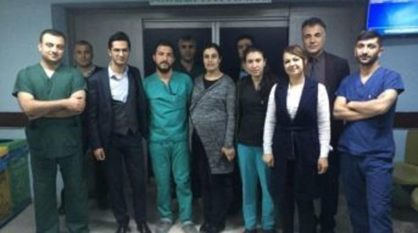 Derik&rsquo;te Karın Germe Ameliyatı Yapıldı