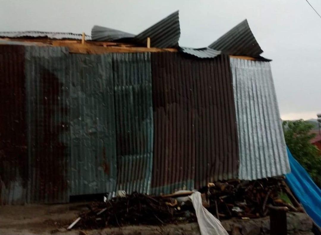 4 K&ouml;yde Yağmur,dolu Ve Fırtına Zarara Yol A&ccedil;tı