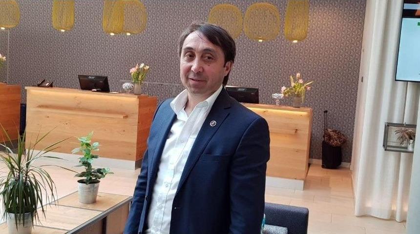 Futbolcu &Ccedil;etin Ergin&rsquo;den Hokeyin Sultanlarına Destek &Ccedil;ağrısı