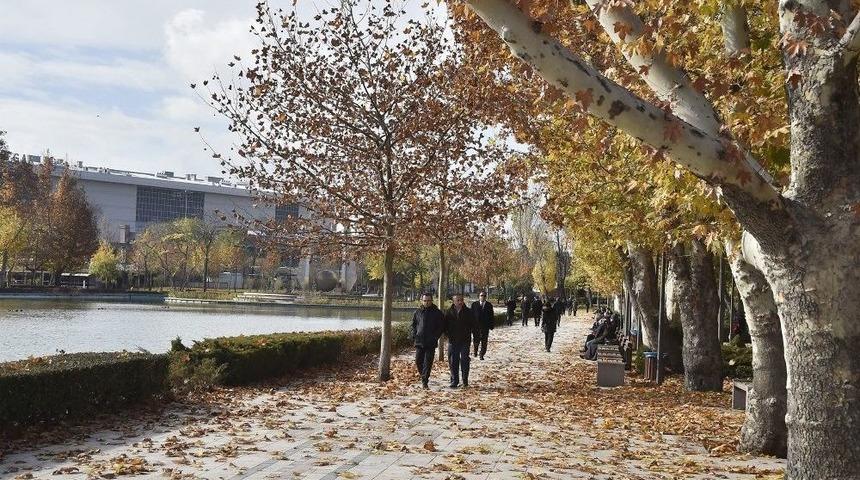 Ankara Sonbaharda Ayrı G&uuml;zel