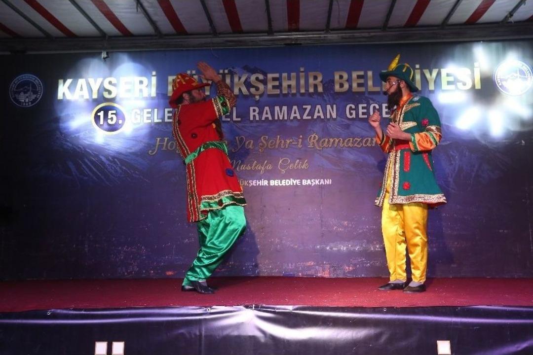 Başkan &Ccedil;elik Hacılar&rsquo;da İftar A&ccedil;tı