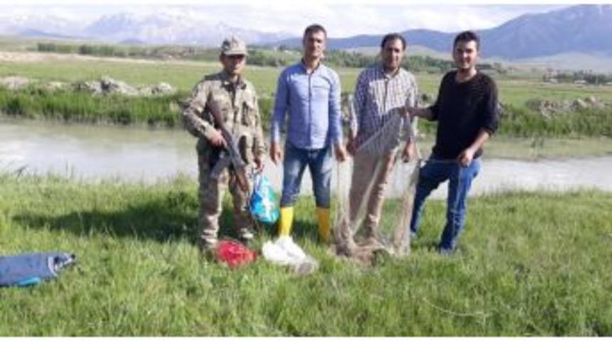 Edremit&rsquo;te İnci Kefali Operasyonu