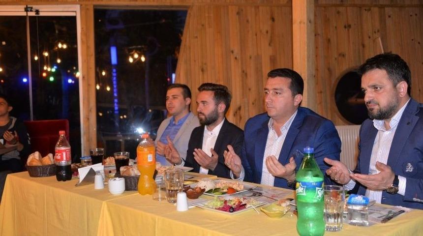 Başkan Bakıcı Ak Gen&ccedil;lerin İftar Programına Katıldı