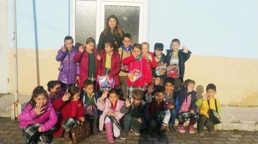 &Ouml;ğrencilerin K&uuml;t&uuml;phane Ziyareti