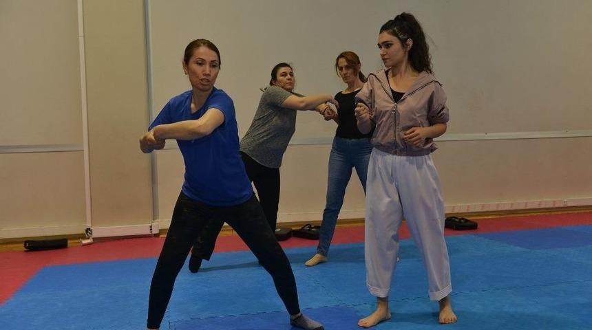 &Ccedil;iğlili Kadınlara &Ouml;z Savunma Dersi
