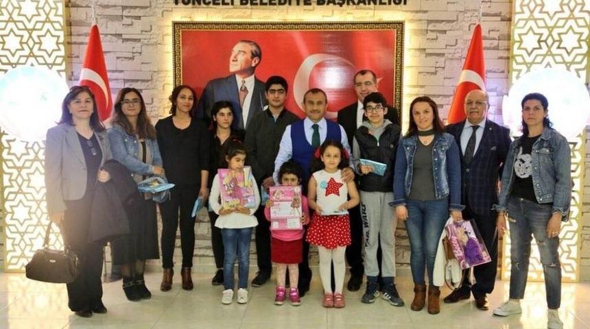 Vali Sonel&rsquo;den En &Ccedil;ok Kitap Okuyana Altın &Ouml;d&uuml;l&uuml;