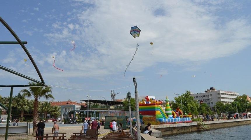 Uçurtmalar Gökyüzünü Kapladı