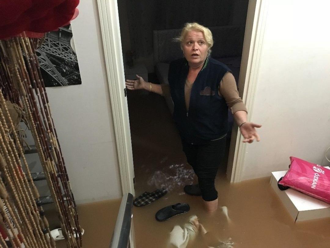 Antalya&rsquo;da Evleri Su Bastı