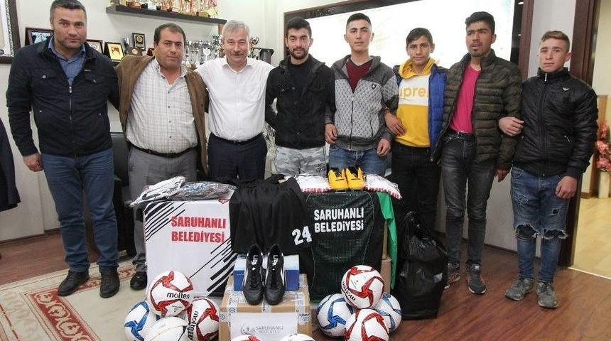 Başkan Yaralı&rsquo;dan Dilek Gen&ccedil;lik Spor&rsquo;a Malzeme Desteği