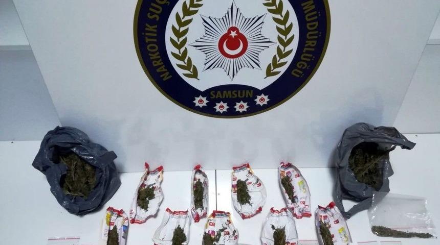 Uyuşturucu Hap Ve Esrarla Yakalanan Gen&ccedil; Tutuklandı