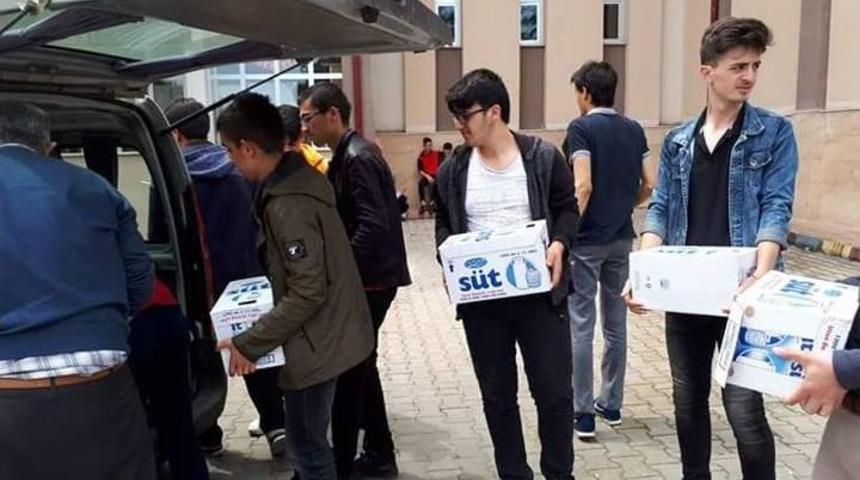 Liseli Gen&ccedil;lerden &Ouml;rnek Davranış