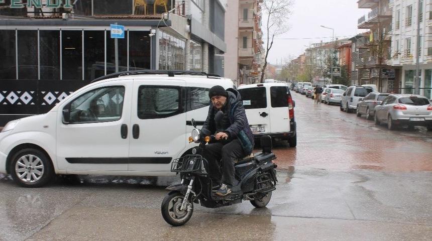Afyonkarahisar&rsquo;da Mart Kapıdan Baktırdı