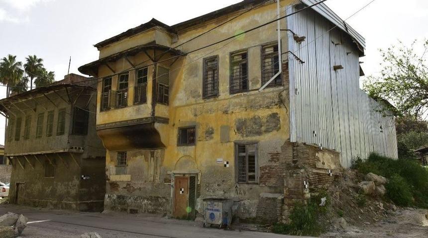 Adana&rsquo;da Asırlık Konaklar Turizme Kazandırılacak