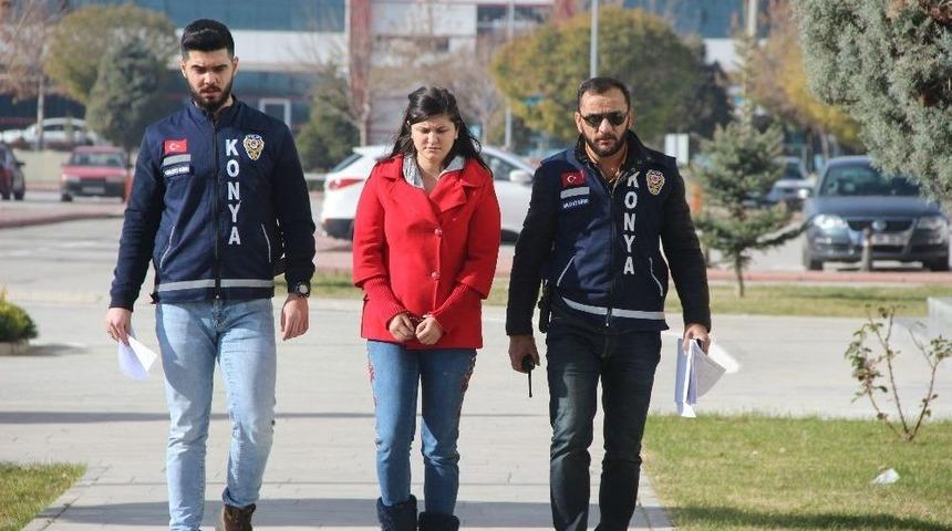 Sevgilisini Bı&ccedil;aklayarak &Ouml;ld&uuml;ren Kadın Tutuklandı