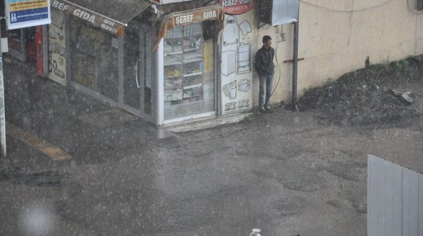 Kars&rsquo;ta Sağanak Yağış Hayatı Olumsuz Etkiledi