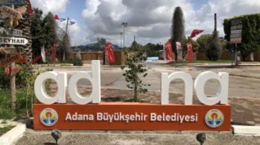 Adana&rsquo;nın Kalbi D&uuml;nya Aşıklar G&uuml;n&uuml;&rsquo;nde &Ccedil;alındı