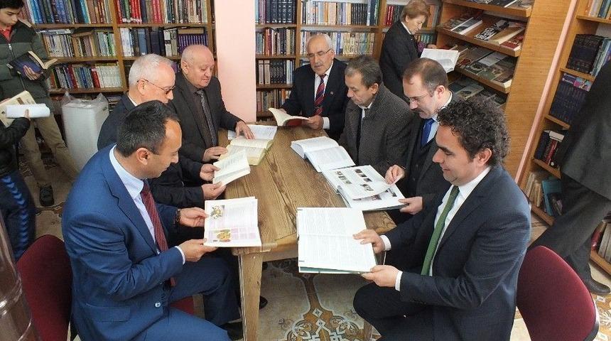 Muhtarlık Binasını K&uuml;t&uuml;phaneye D&ouml;n&uuml;şt&uuml;rd&uuml;