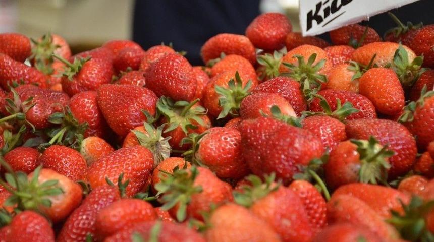 Ramazan Ayında İftar Sonrası Tatlı Yerine &Ccedil;ilek Tercih Ediliyor