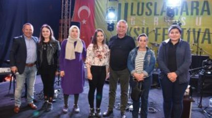 Yemek Yarışmasında Dereceye Girenlere &Ouml;d&uuml;lleri Verildi.