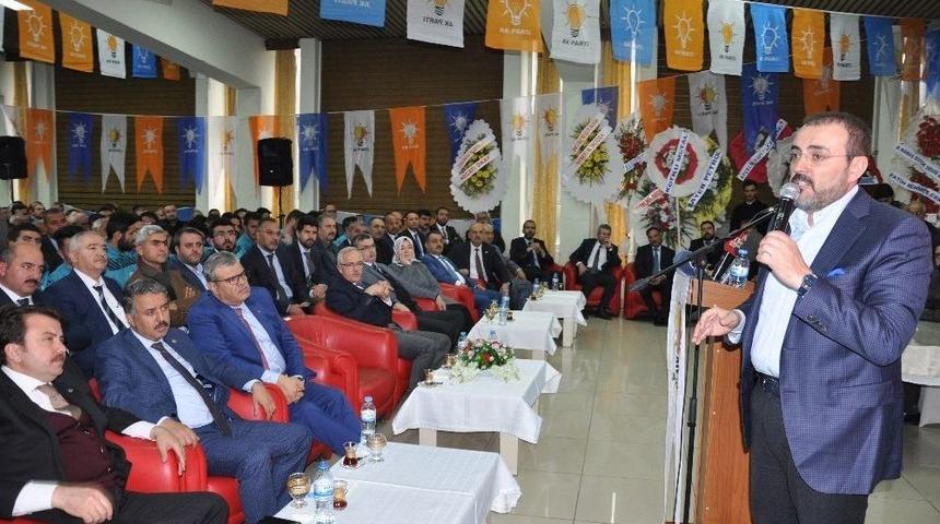 Mahir &Uuml;nal: "bu Film, Senaryosuyla, Oyuncularıyla Oscar &Ouml;d&uuml;l&uuml; Alabilir. Ama Bu Film Tutmaz"