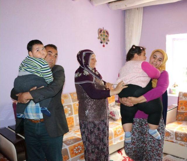 Niğde&rsquo;de Aşırı Kilo Alan İki Kardeş Yardım Bekliyor 2