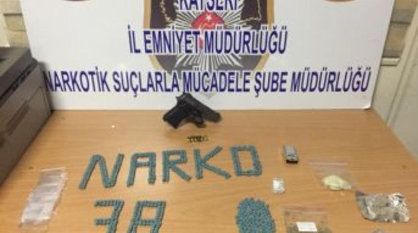 Narkotik Polisi Zehir Tacirlerine G&ouml;z A&ccedil;tırmıyor
