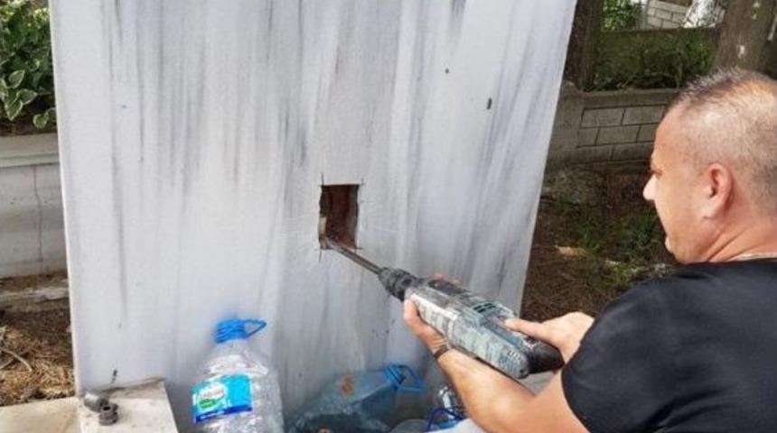 Hırsızlar Mezarlıktaki Muslukları &Ccedil;aldı