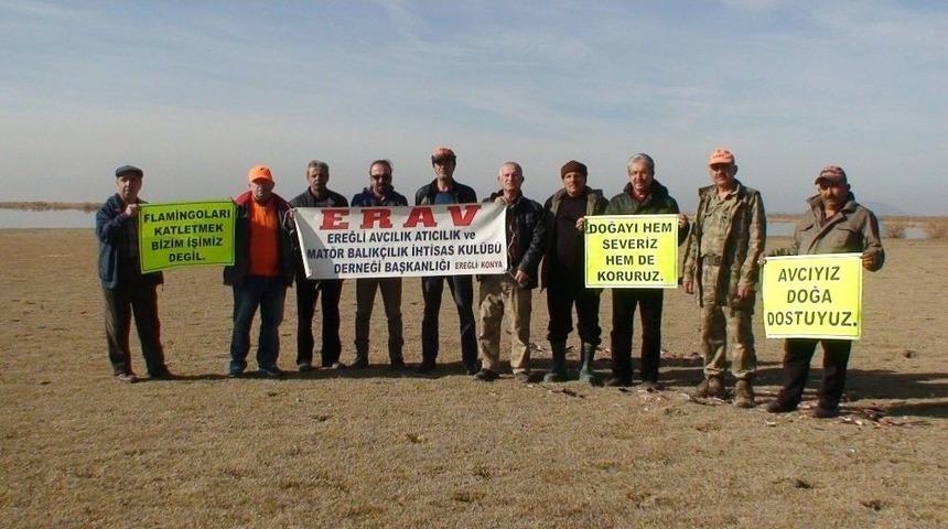&rsquo;flamingoları &Ouml;ld&uuml;rd&uuml;ler&rsquo; İddialarına Avcılardan Pankartlı Tepki
