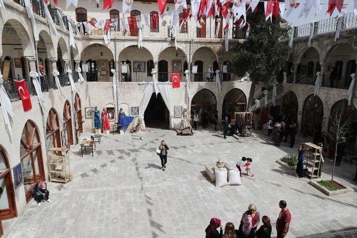 Kadınlar Tarihi Handa El Sanatlarını Öğreniyor G4