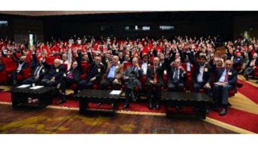 Galatasaray&rsquo;da B&uuml;t&ccedil;e Revizesi Kabul Edildi