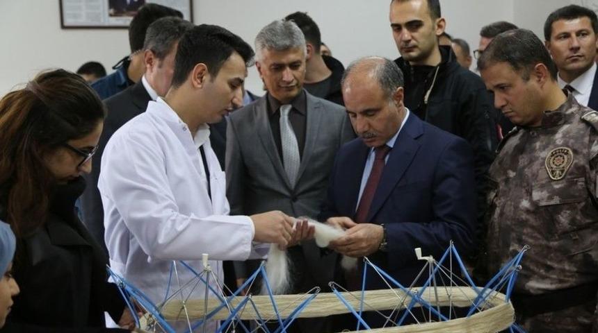 Vali Aktaş Cizre&rsquo;de Şal Şapik Kursunu Ziyaret Etti