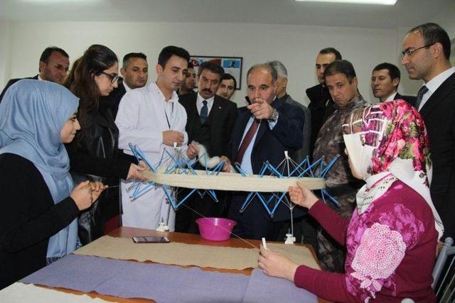 Vali Aktaş Cizre’de Şal Şapik Kursunu Ziyaret Etti