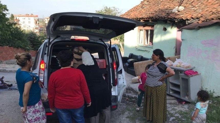 Karacabey’de Her Akşam Bin Ailenin Evine İftar Yemeği Ulaşıyor