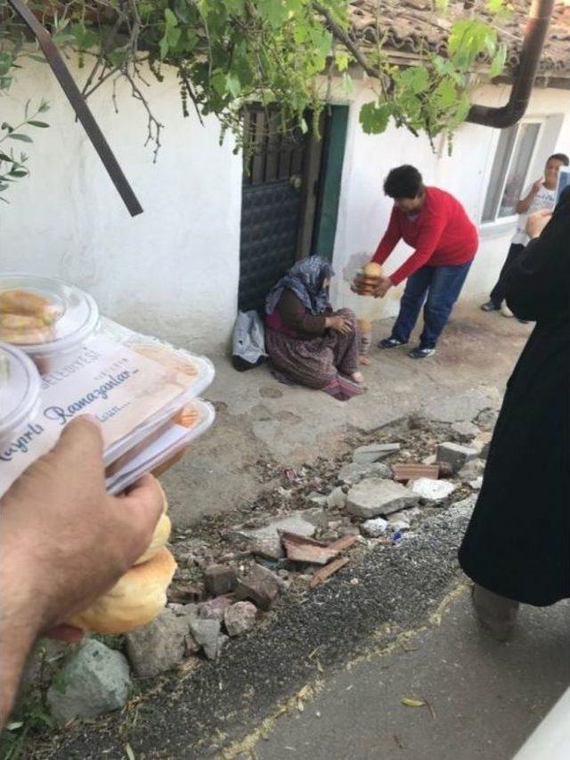 Karacabey’de Her Akşam Bin Ailenin Evine İftar Yemeği Ulaşıyor