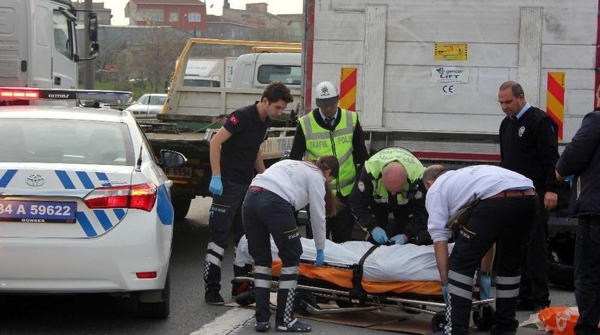 (&ouml;zel Haber) Tem&rsquo;de Motosiklet Kamyonun Altına Girdi: 1 &Ouml;l&uuml;