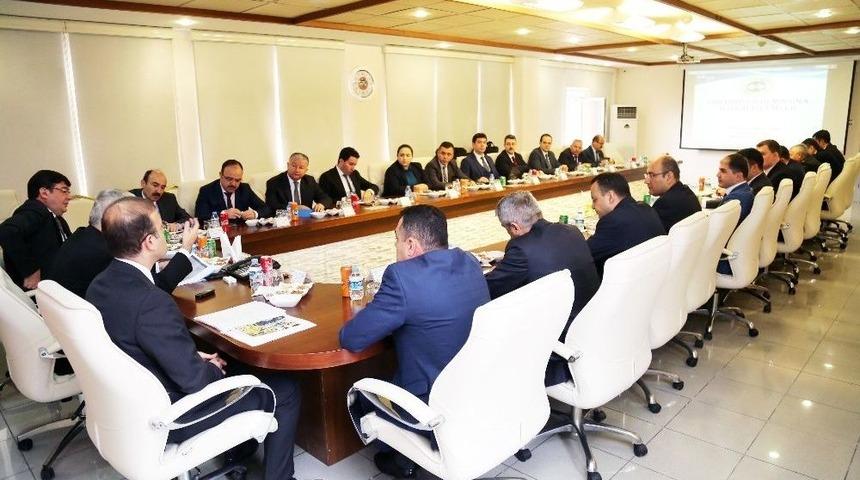 Vali Kamçı Kaymakamlarla Bir Araya Geldi