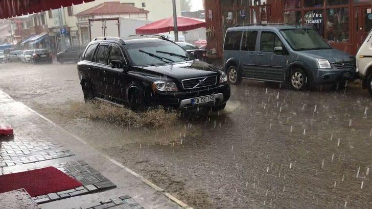 Narman’da Sağanak Yağmur Hayatı Olumsuz Etkiledi G5