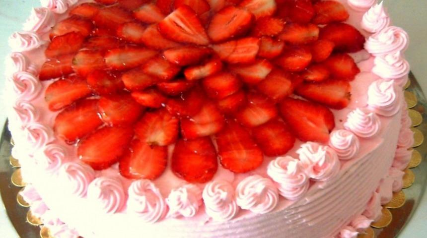 En G&uuml;zel Pasta Tariflerinden &Ccedil;ilekli Pasta