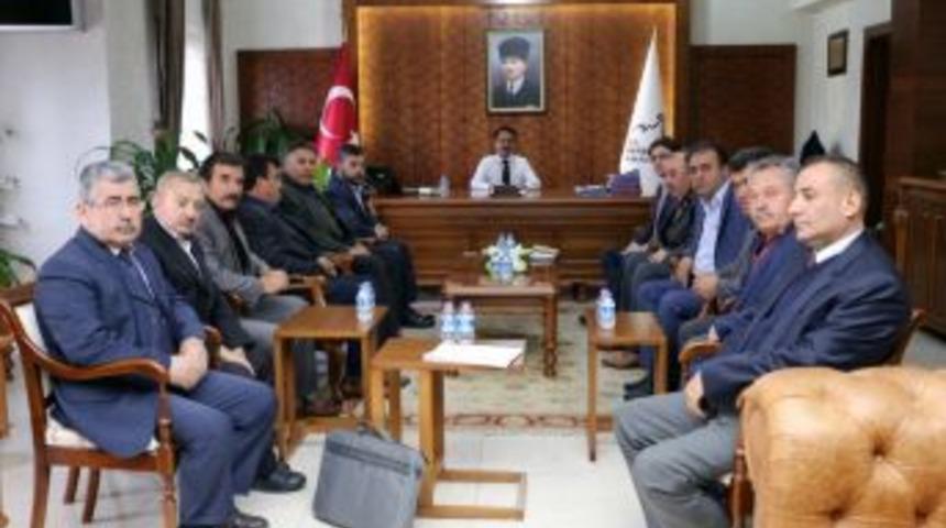 Vali Aktaş, Köy Muhtarlarıyla Toplantı Yaptı