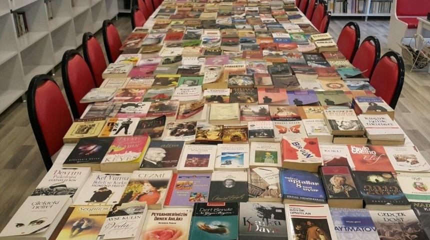Danışmanlar Derneği, "giresun&rsquo;a 1071 Kitap" Sloganıyla Topladığı Kitapları Teslim Etti